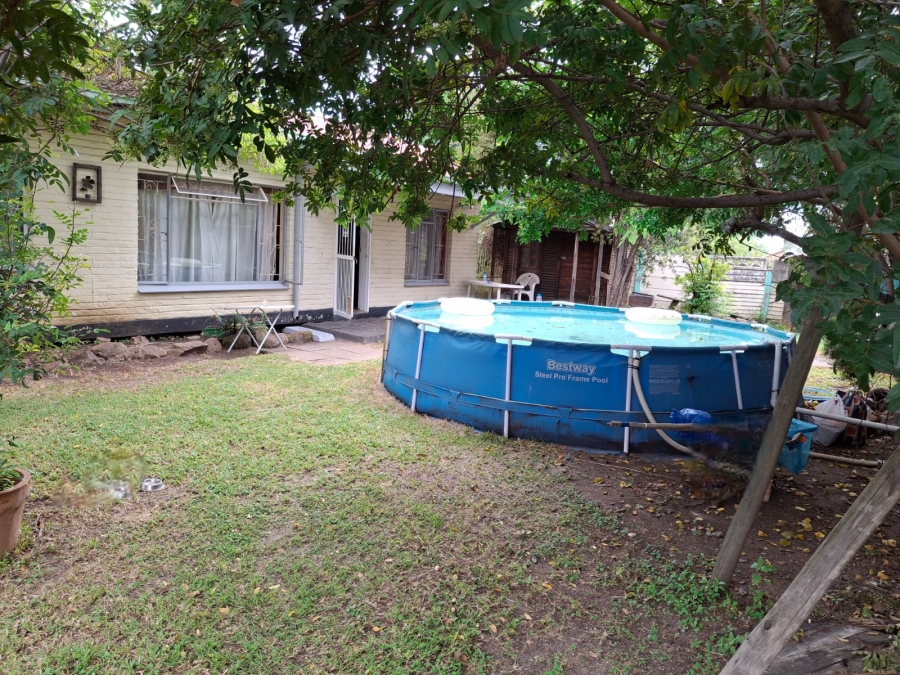 4 Bedroom Property for Sale in Oos Einde North West